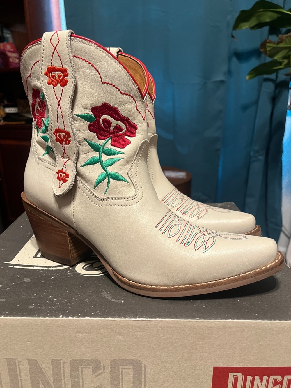 DINGO-9.5 Cream Western Booties with Red Rose Embroidery